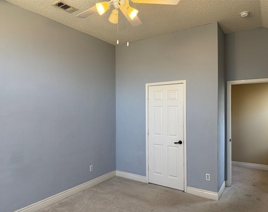 442 Trinity Drive - Photo Thumbnail 15