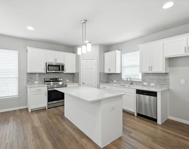 212 Wayside Court - Photo Thumbnail 5