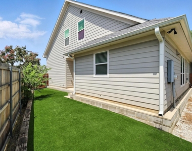 212 Wayside Court - Photo Thumbnail 17