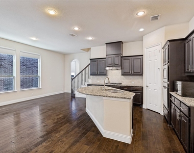 3712 Cobblecreek Drive - Photo Thumbnail 7