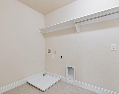 3712 Cobblecreek Drive - Photo Thumbnail 21