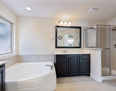 3712 Cobblecreek Drive - Photo Thumbnail 20