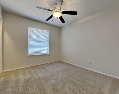 2822 White Oak Drive - Photo Thumbnail 9
