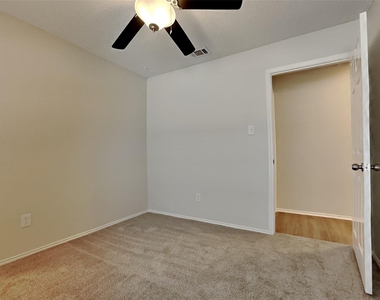 2822 White Oak Drive - Photo Thumbnail 12