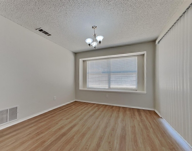 2822 White Oak Drive - Photo Thumbnail 7