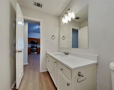 2822 White Oak Drive - Photo Thumbnail 15