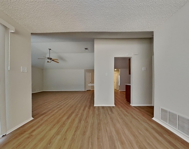 2822 White Oak Drive - Photo Thumbnail 8