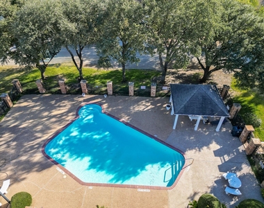 1520 Beach Lane - Photo Thumbnail 10