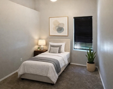 1520 Beach Lane - Photo Thumbnail 7