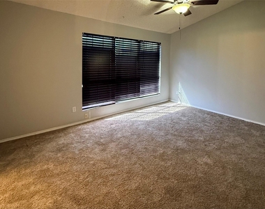 1520 Beach Lane - Photo Thumbnail 19