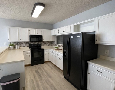 1520 Beach Lane - Photo Thumbnail 2