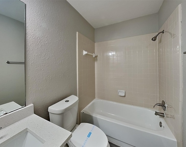 5920 Hilltop Drive - Photo Thumbnail 15