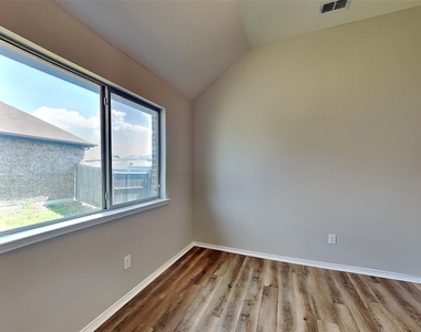 113 Bowie Street - Photo Thumbnail 12