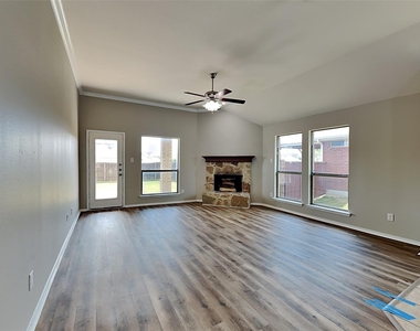 113 Bowie Street - Photo Thumbnail 1