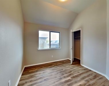 113 Bowie Street - Photo Thumbnail 11