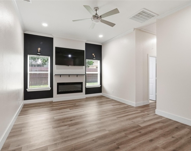 3425 Logan Street - Photo Thumbnail 5