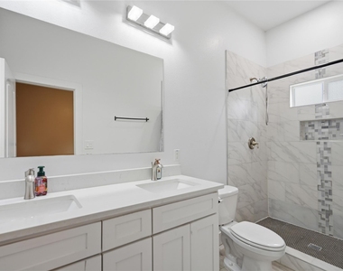 3425 Logan Street - Photo Thumbnail 9