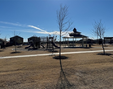 628 Harbor Oaks Drive - Photo Thumbnail 16