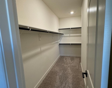 628 Harbor Oaks Drive - Photo Thumbnail 13
