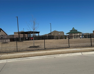 628 Harbor Oaks Drive - Photo Thumbnail 15