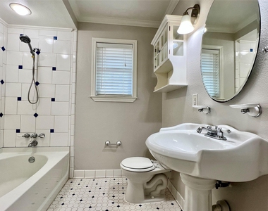 11220 Wyatt Street - Photo Thumbnail 7