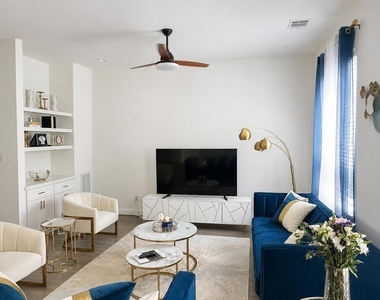 1221 W 16th Street - Photo Thumbnail 10