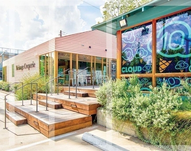 1221 W 16th Street - Photo Thumbnail 29