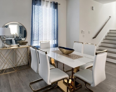 1221 W 16th Street - Photo Thumbnail 11
