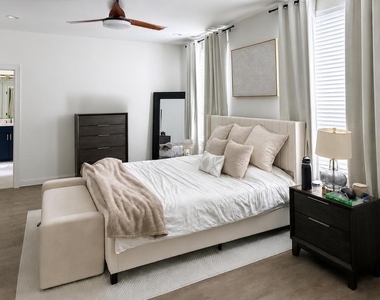 1221 W 16th Street - Photo Thumbnail 17