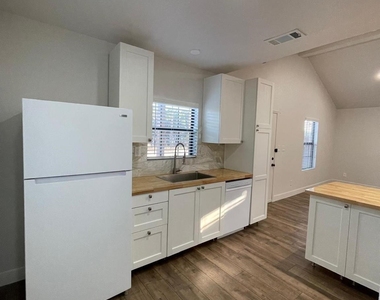 251 Brushy Creek Trail - Photo Thumbnail 7