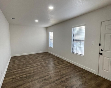 251 Brushy Creek Trail - Photo Thumbnail 12
