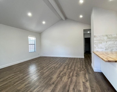 251 Brushy Creek Trail - Photo Thumbnail 2