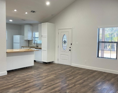 251 Brushy Creek Trail - Photo Thumbnail 3