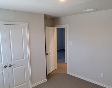 2371 Aspen Hill Drive - Photo Thumbnail 36