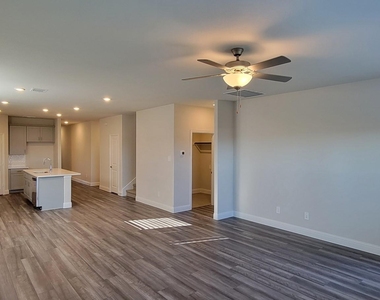 2371 Aspen Hill Drive - Photo Thumbnail 16