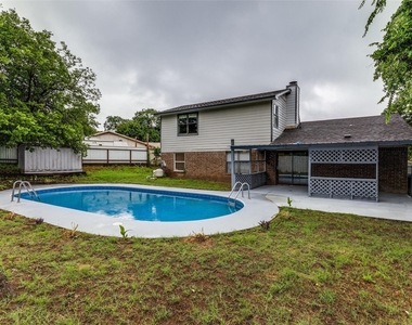408 Windwood Court - Photo Thumbnail 24