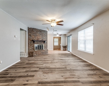 408 Windwood Court - Photo Thumbnail 3