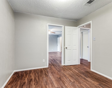 408 Windwood Court - Photo Thumbnail 18