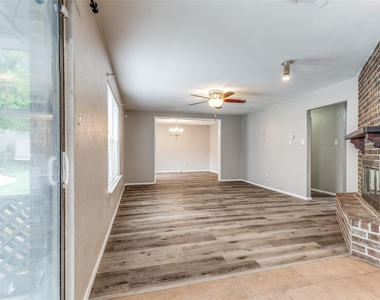 408 Windwood Court - Photo Thumbnail 4