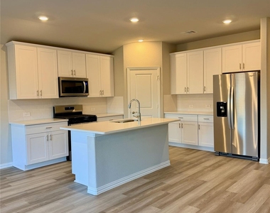 2209 Dunbar Drive - Photo Thumbnail 6