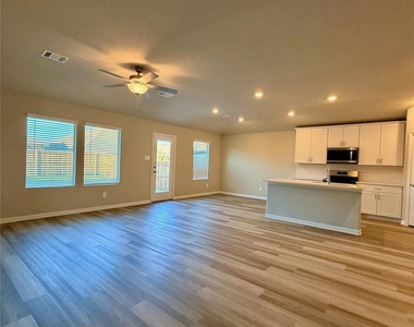 2209 Dunbar Drive - Photo Thumbnail 9