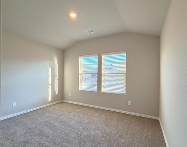 2209 Dunbar Drive - Photo Thumbnail 3