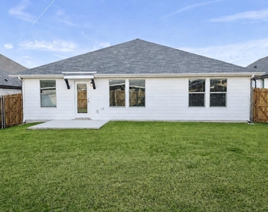 2209 Dunbar Drive - Photo Thumbnail 12