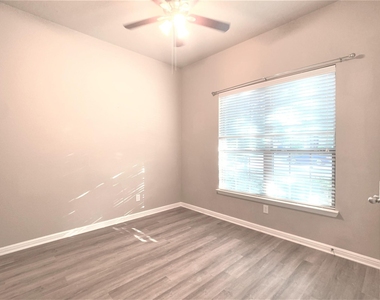 3102 Whispering Pine Boulevard - Photo Thumbnail 13