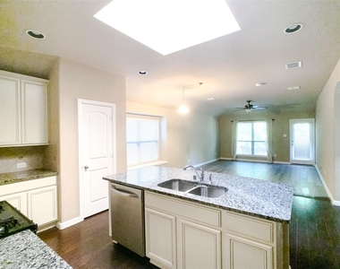3102 Whispering Pine Boulevard - Photo Thumbnail 8