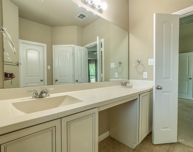 3102 Whispering Pine Boulevard - Photo Thumbnail 14