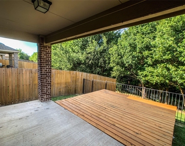 3102 Whispering Pine Boulevard - Photo Thumbnail 21
