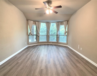 3102 Whispering Pine Boulevard - Photo Thumbnail 12