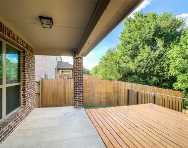3102 Whispering Pine Boulevard - Photo Thumbnail 20