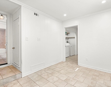 7356 Walling Lane - Photo Thumbnail 15